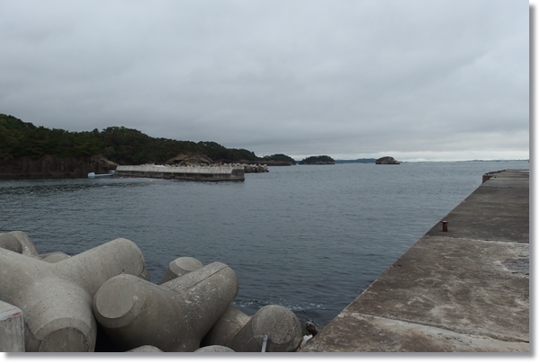 曇り空の奥松島室浜漁港