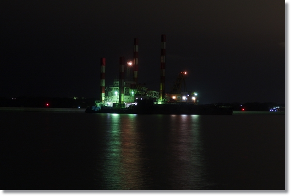 夜の塩釜港