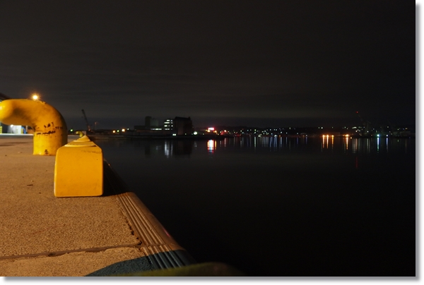 夜景が見える夜の塩釜港